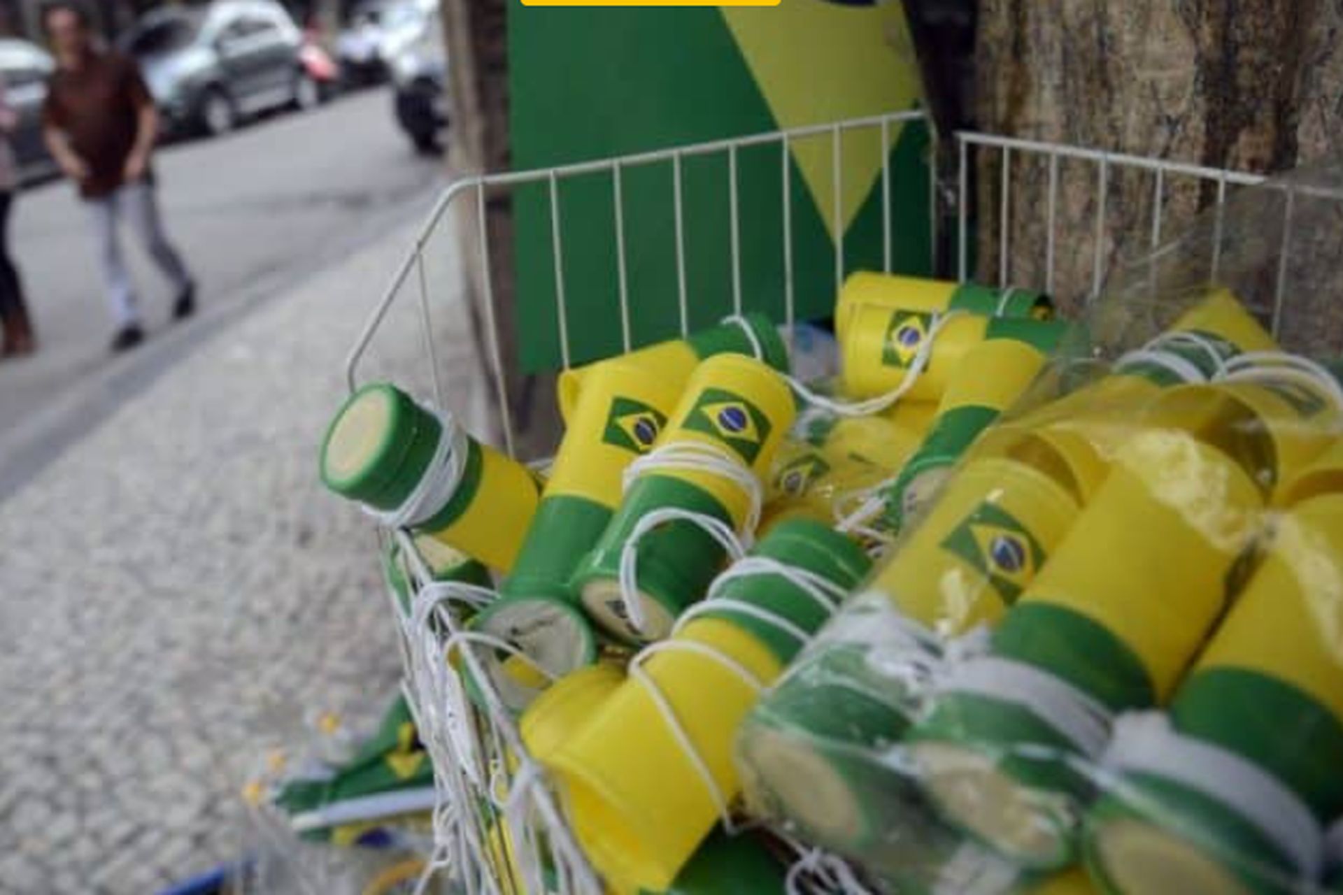 Procon-SP alerta para golpes em compras de produtos da Copa