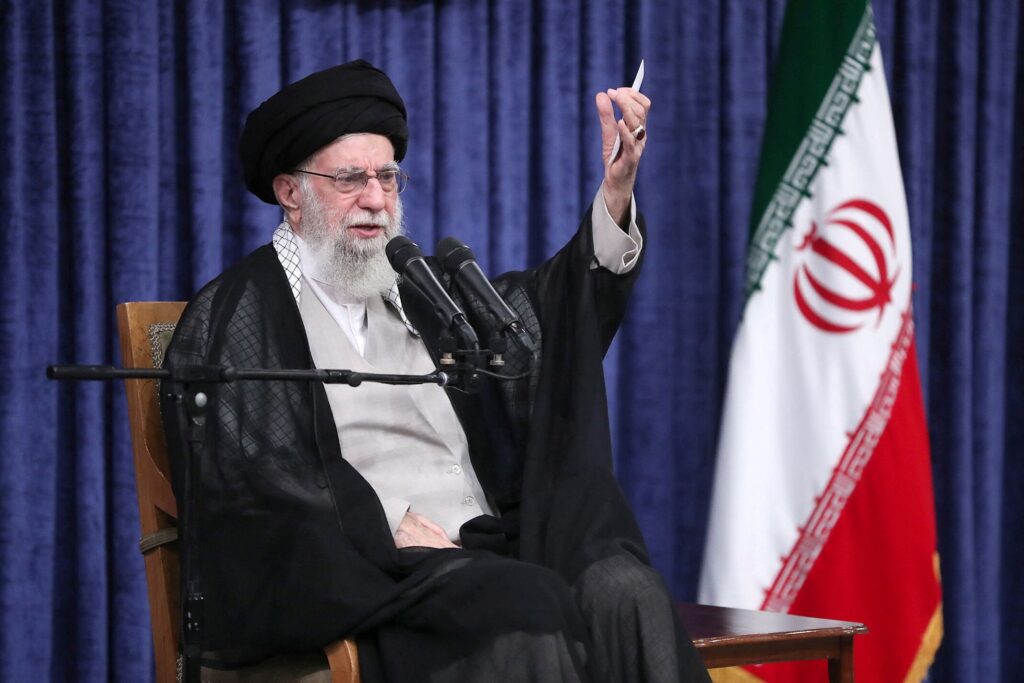 Khamenei diz que não vai recuar diante dos protestos e acusa manifestantes de buscar ‘agradar’ Trump