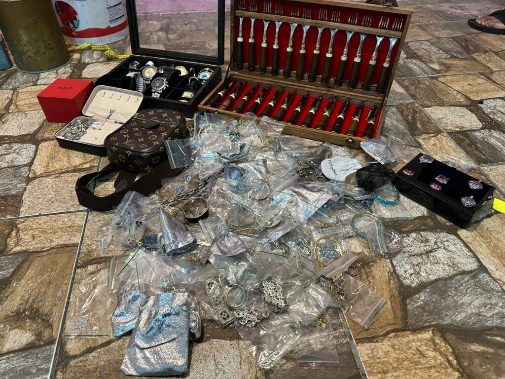 HOMEM SUSPEITO DE ASSALTO À CONDOMÍNIO É PRESO EM TABOÃO DA SERRA